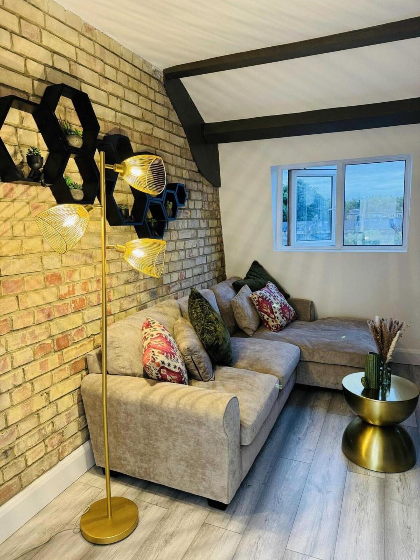 Apartment Stylish Two-story Retreat *